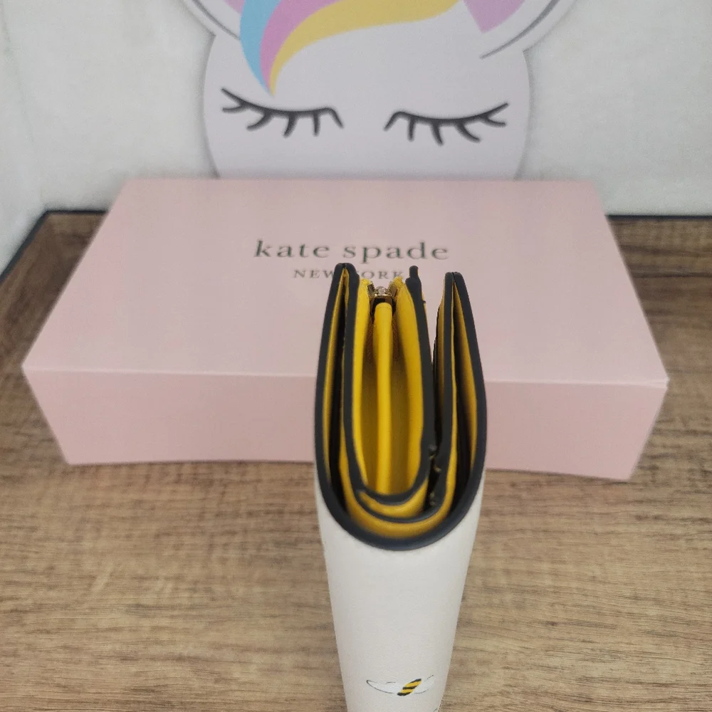 🐝Kate Spade Honey Bee Bifold Wallet Parchment NWT - Picture 12 of 16
